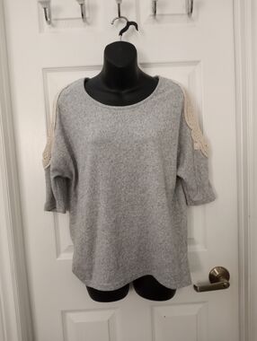 👠WISHFUL PARK open Shoulder Top👠